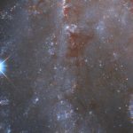 تایم‌لپس خیره‌کننده تلسکوپ هابل از ابرنواختری در یک کهکشان مارپیچی