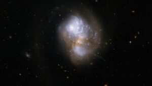 برخورد کهکشان های IC 1623 از نگاه هابل